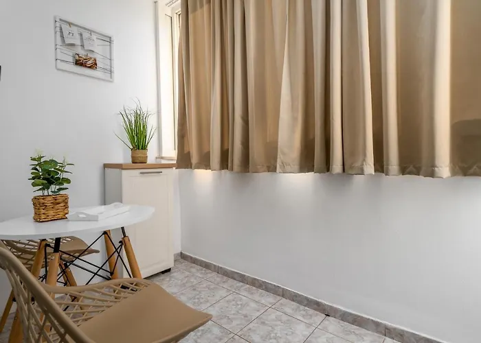 Comfortable Bila سبليت