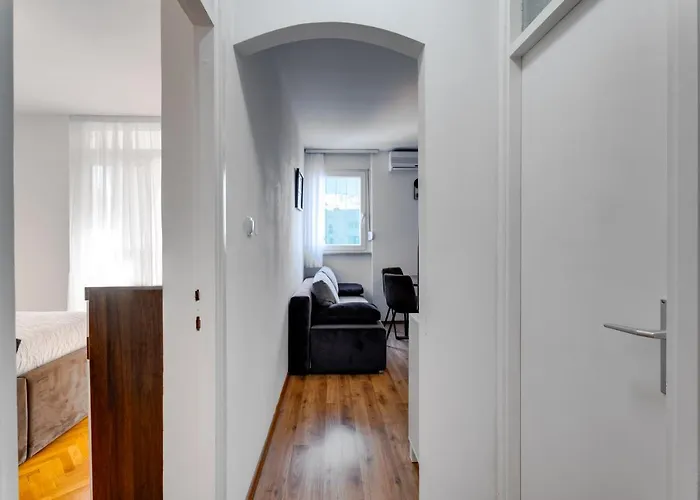 شقة Comfortable Bila سبليت